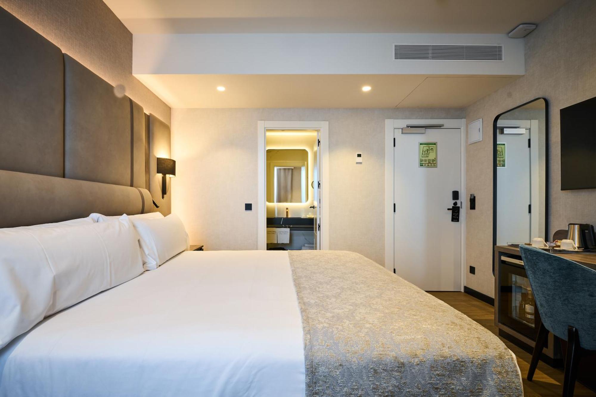 Hotel Catalonia Portal De L'Angel Barcellona Esterno foto