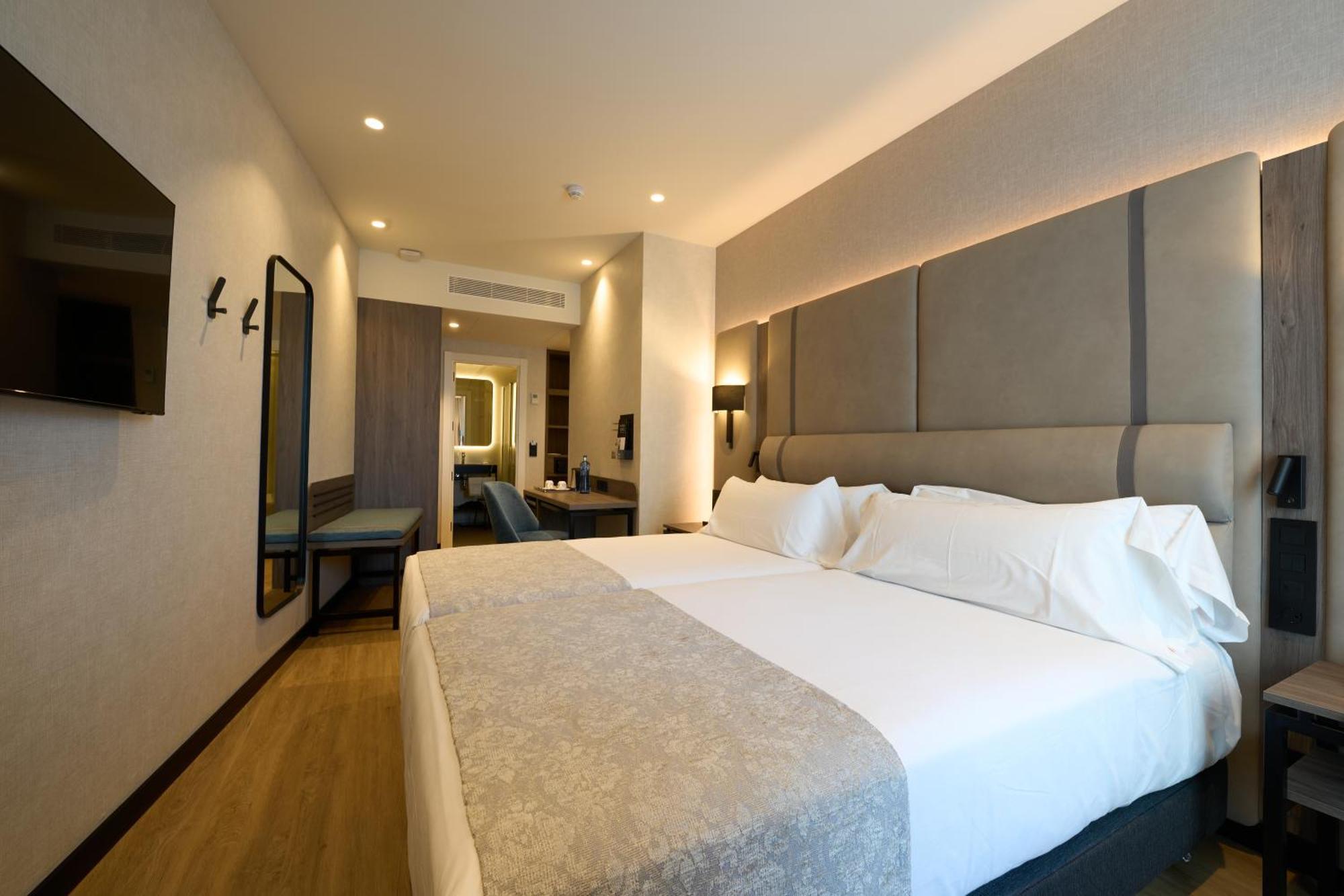 Hotel Catalonia Portal De L'Angel Barcellona Esterno foto