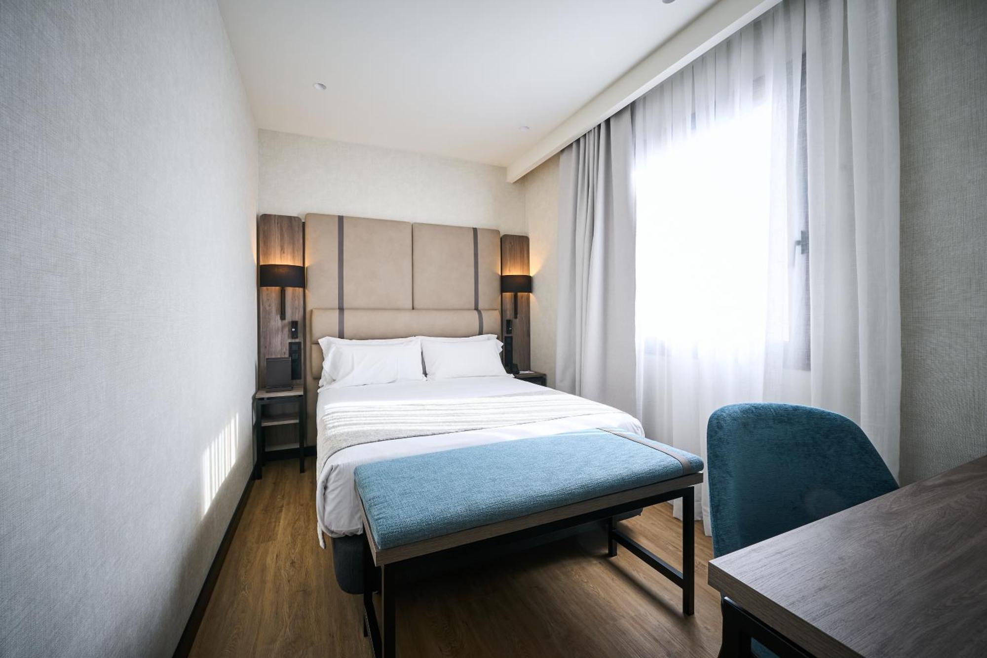 Hotel Catalonia Portal De L'Angel Barcellona Esterno foto